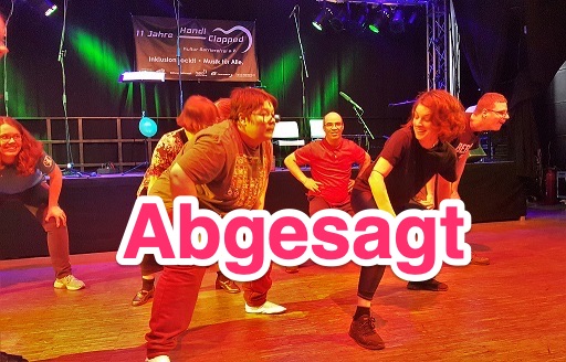 Tänzer mit Schriftzug "Abgesagt"